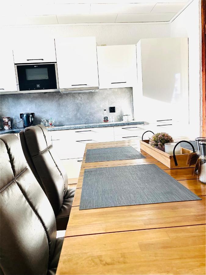 Appartement Schoene Ruhige - In Mit Kamin - Nahe Karolinentalbruecke - Hund Ja